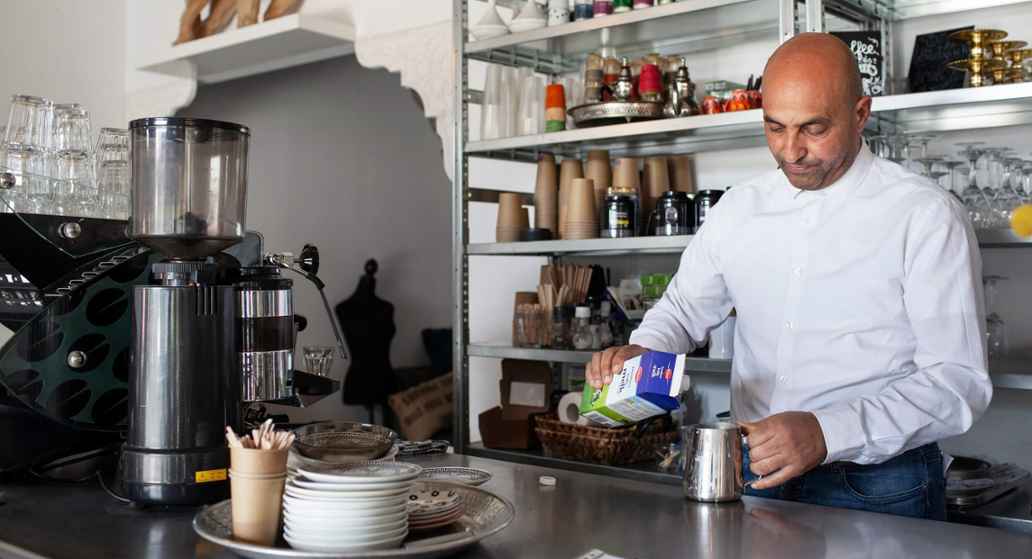 Mohamed Mahdi aan het werk in Casa Sofia